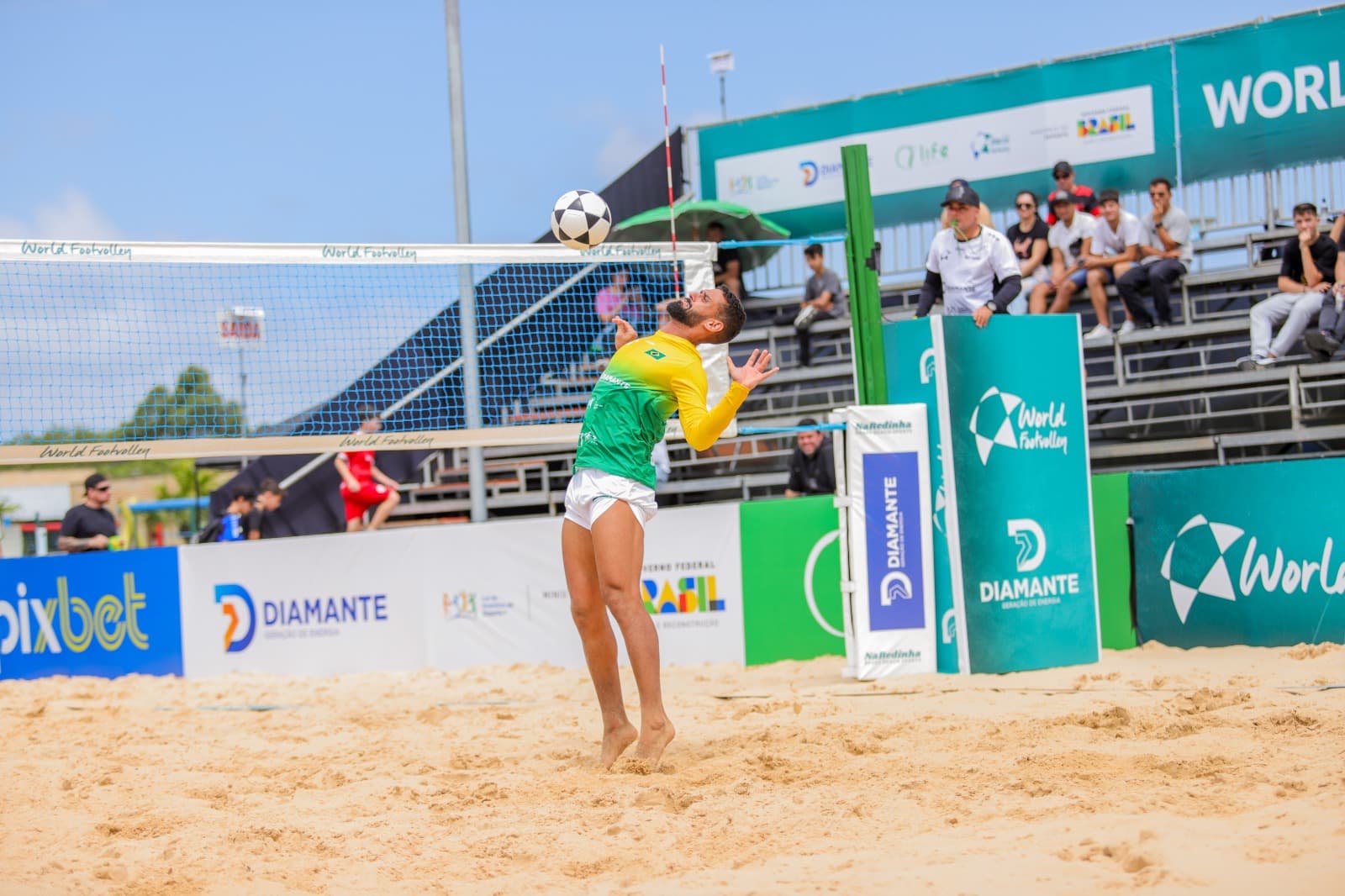 Duplas brasileiras conquistam o mundial de futevôlei no Parque Diamante