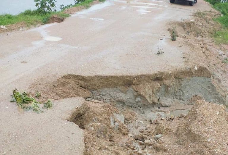 Defesa Civil alerta para risco de desmoronamentos na Aggeu Medeiros