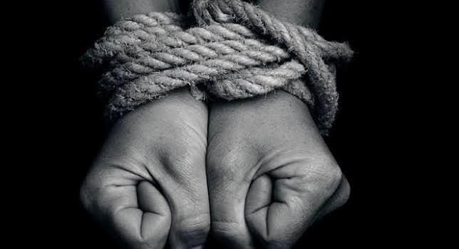 Entregador de gás é amarrado e vendado durante assalto