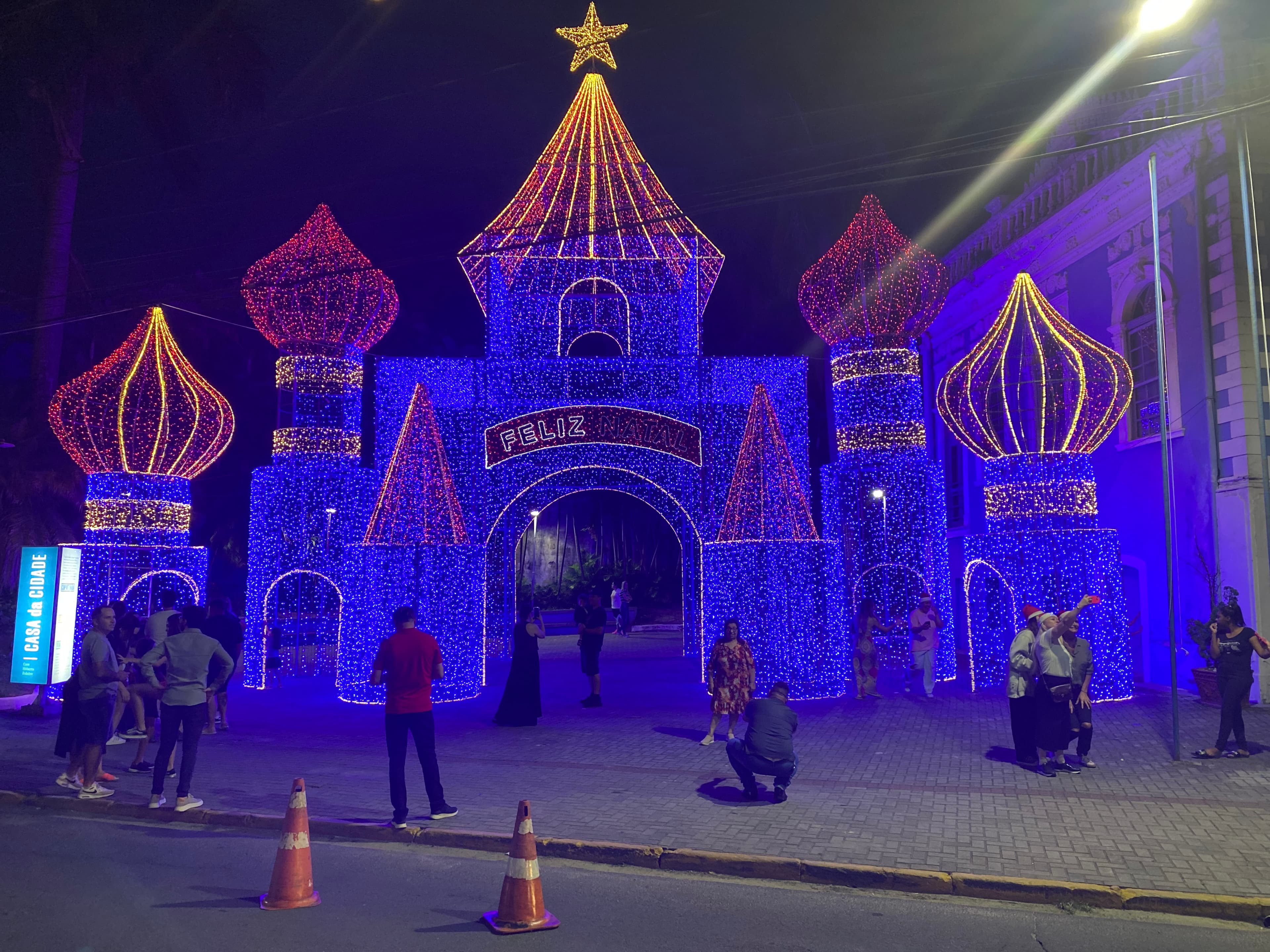 Nova decoração natalina de Tubarão encanta a população