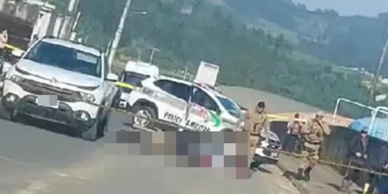 Motociclista morre em acidente envolvendo quatro veículos