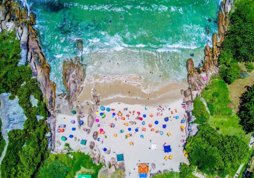 SC deve receber quase 150% a mais de turistas de fora do país no verão