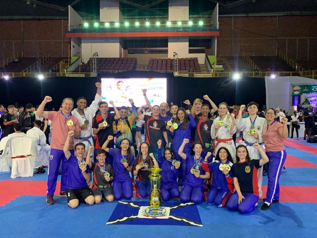 Tubaronenses vão representar o município em final nacional de karatê