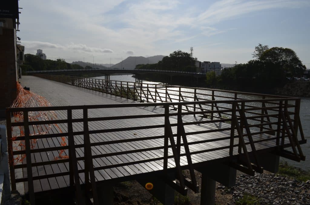 Novo deck da beira-rio tem obra concluída, restando alguns detalhes para Termo Definitivo de Entrega