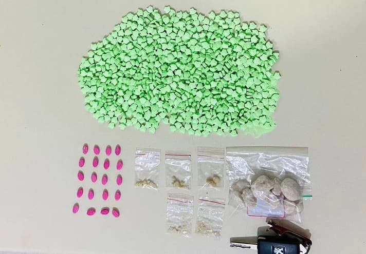 800 comprimidos de ecstasy e 58 gramas de MDMA são apreendidos