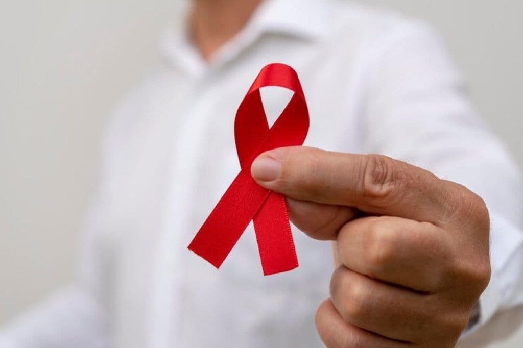 Casos de sífilis e de HIV/aids aumentam entre homens jovens