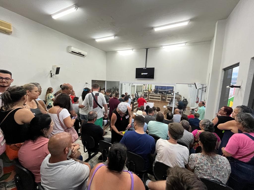 Relatório da CPI da Saúde de Laguna é aprovado em sessão da Câmara