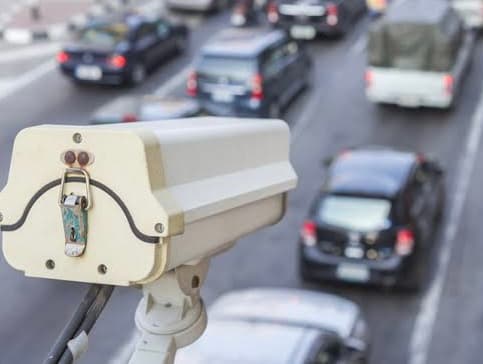 Instalação de sistema de reconhecimento de placas de veículos em câmeras é avaliada em Tubarão