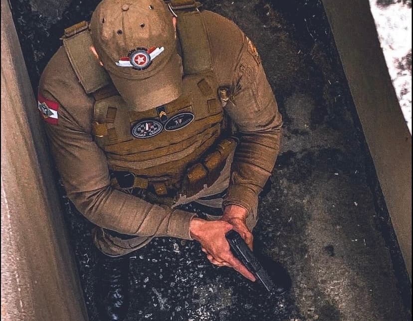 Quase 1,5 quilo de maconha e mais de R$ 4 mil são apreendidos