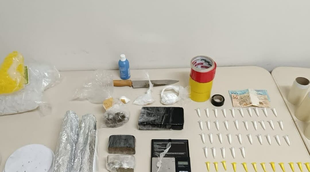 Operação policial resulta em apreensão de drogas em Capivari de Baixo