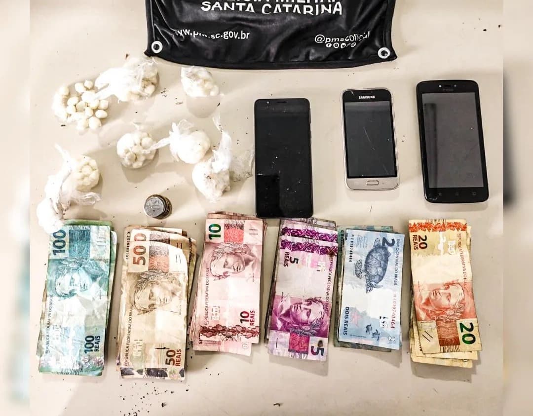 Cinco pessoas são presas por tráfico de drogas em Tubarão