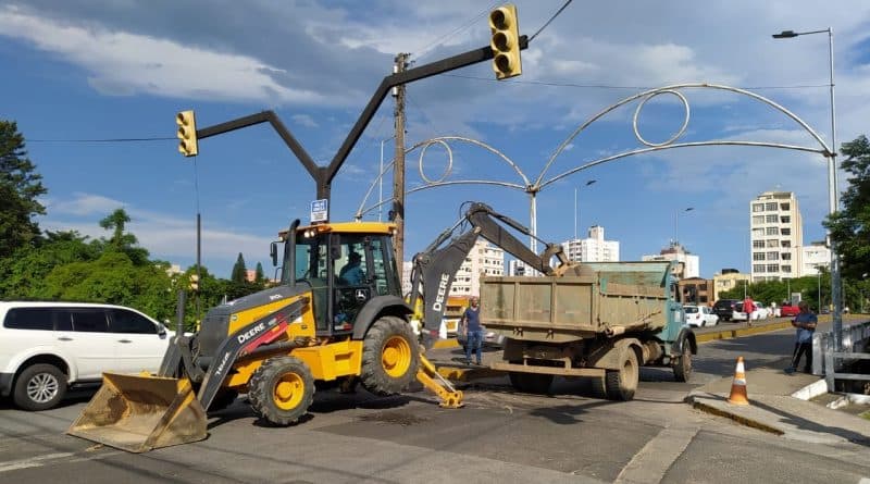 Tráfego na Ponte Nereu Ramos será bloqueado na noite desta segunda-feira (25)
