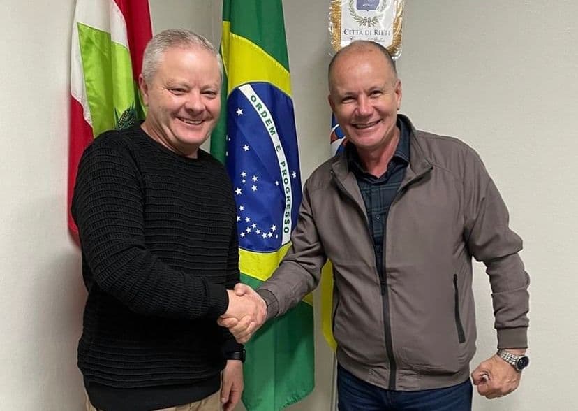 Nova denúncia contra o prefeito e o vice de Laguna é aceita na Câmara