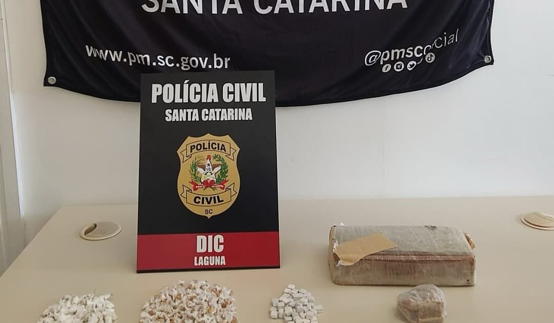 Drogas escondidas em residência de Laguna são descobertas pela polícia
