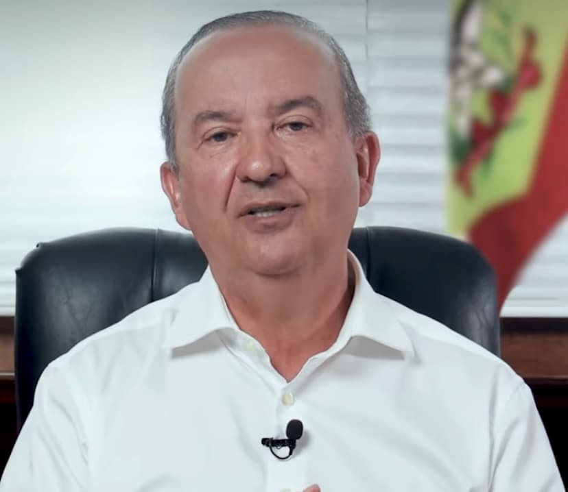 Governador avisa que irá descontar falta dos professores em greve