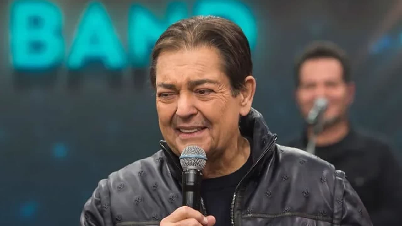Faustão recebe alta após quase dois meses internado