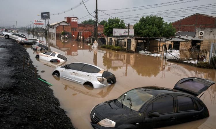 Governo federal anuncia Pix de R$ 5,1 mil para famílias do RS