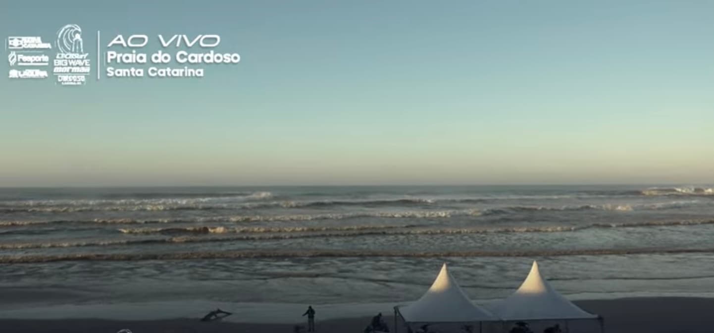 Principais surfistas do Brasil estão no Farol de Santa Marta para o Campeonato de Surfe de Ondas Grandes; assista ao vivo