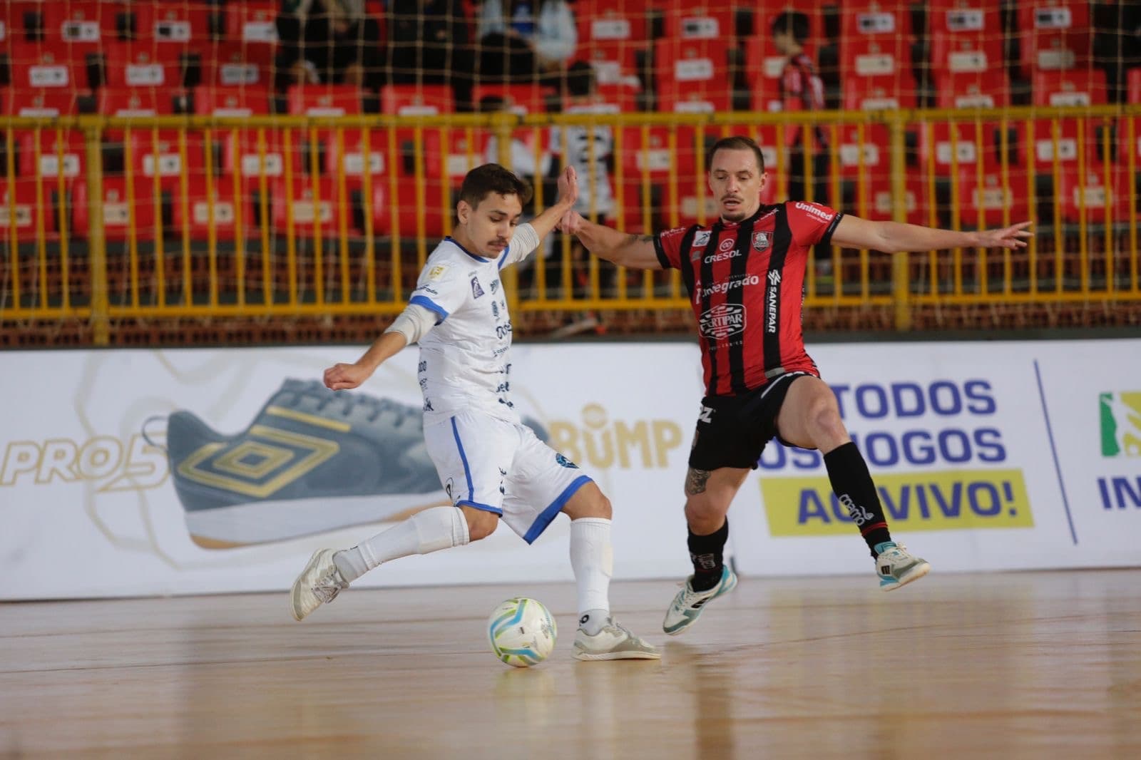 LIGA: Tubarão Futsal com o Campo Mourão fora de casa