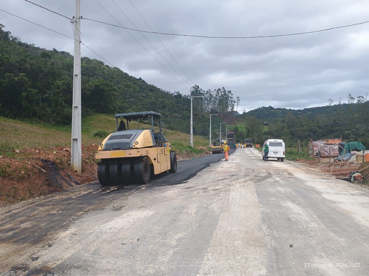 Segundo trecho da Rodovia da Imigração começa a ser asfaltado