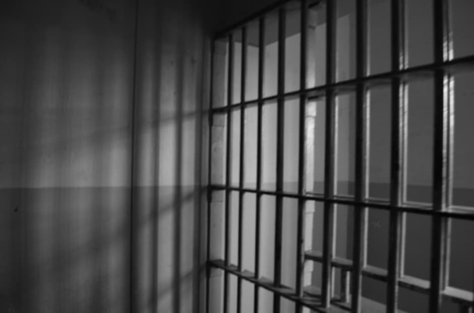 Detento beneficiado com saída temporária mente o nome para não voltar para a prisão