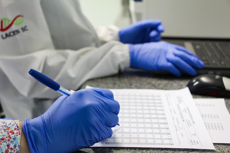 Dois casos de nova variante da Covid são confirmados em Santa Catarina