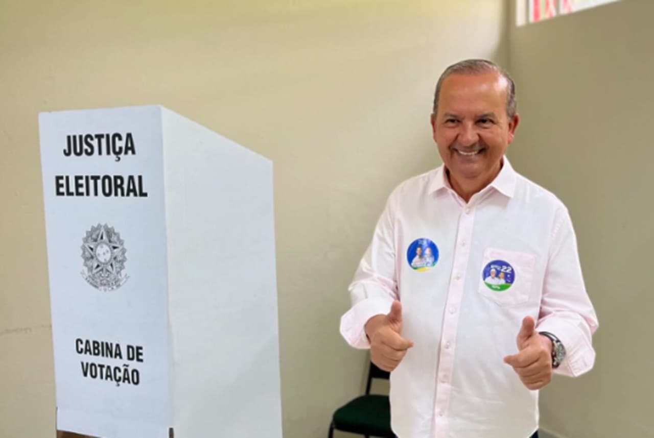 Governador Jorginho Mello (PL) vota em Herval D’Oeste