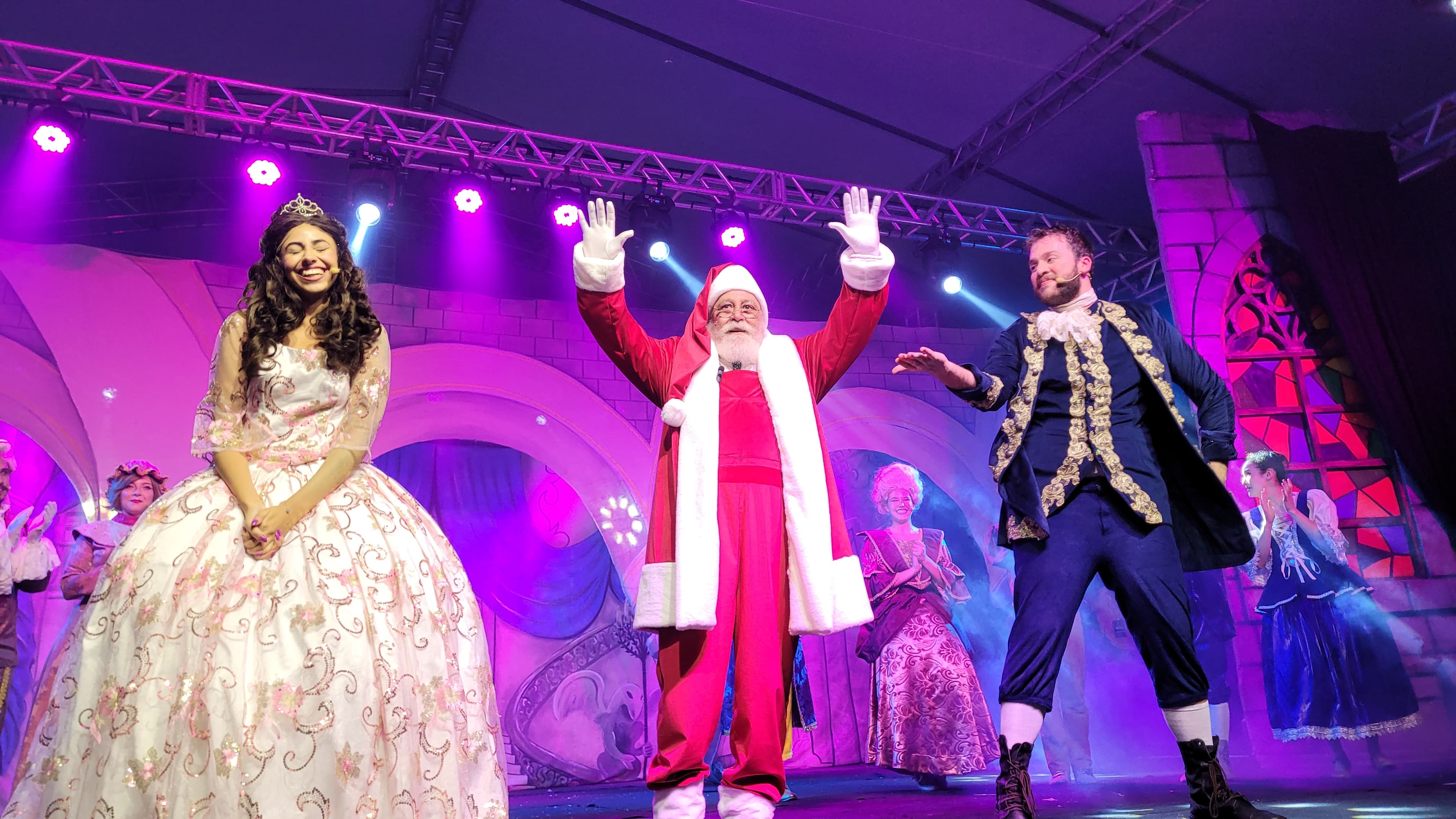 Farol Shopping celebra chegada do Papai Noel neste sábado (9)