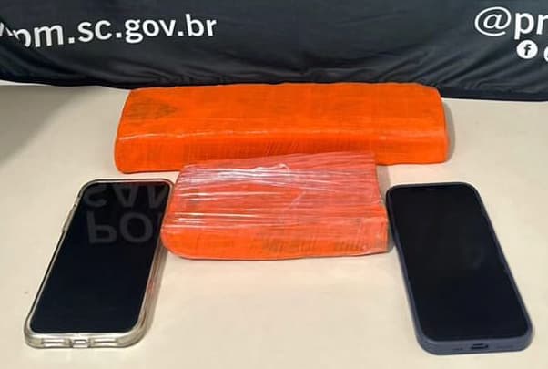 Casal é preso transportando mais de 1 quilo de maconha