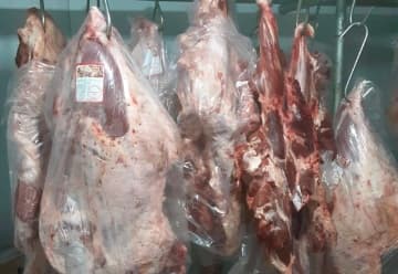 Mais de uma tonelada de produtos impróprios para consumo é apreendida em Capivari de Baixo