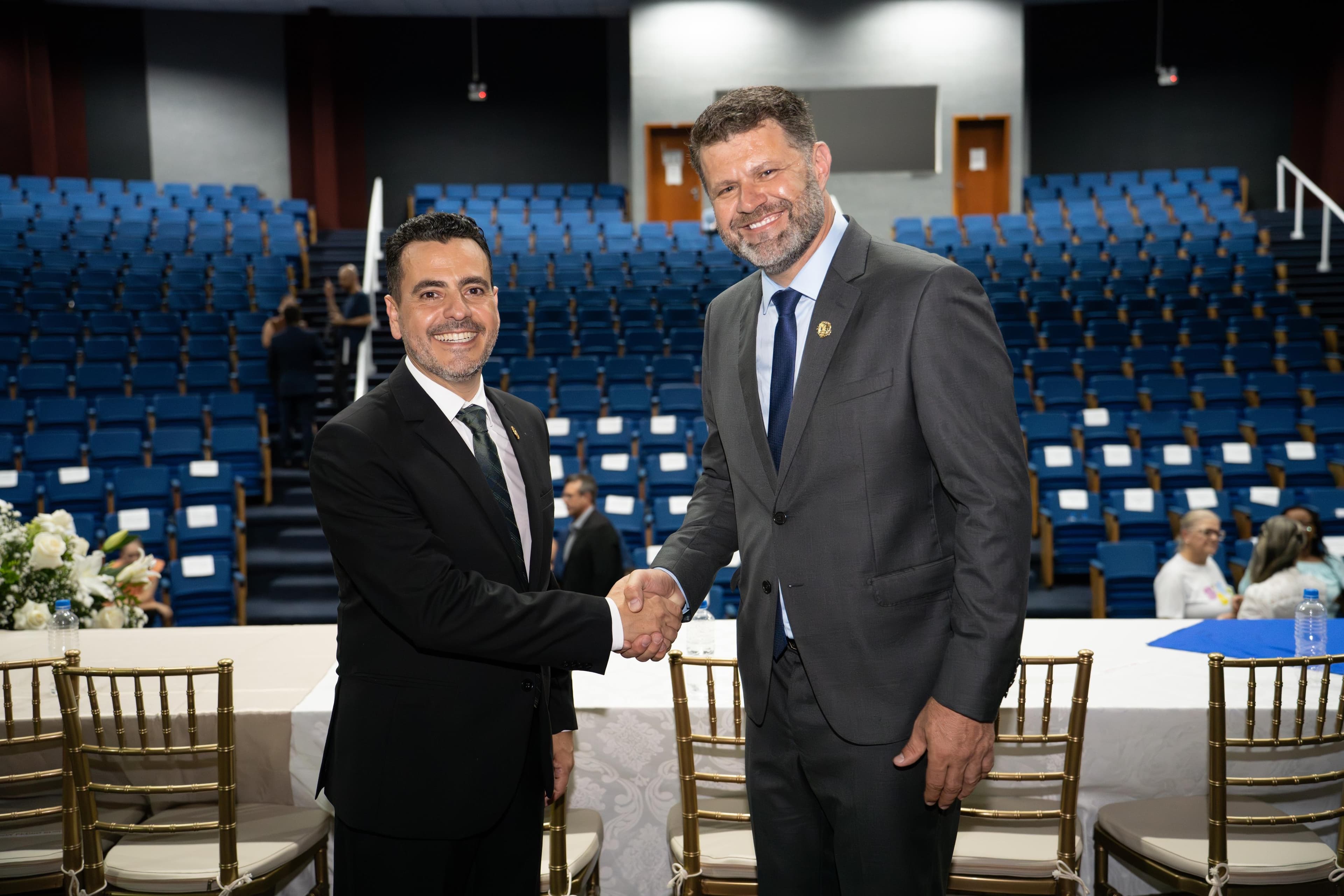 Estêner Soratto e Denis Matiola tomam posse como prefeito e vice de Tubarão