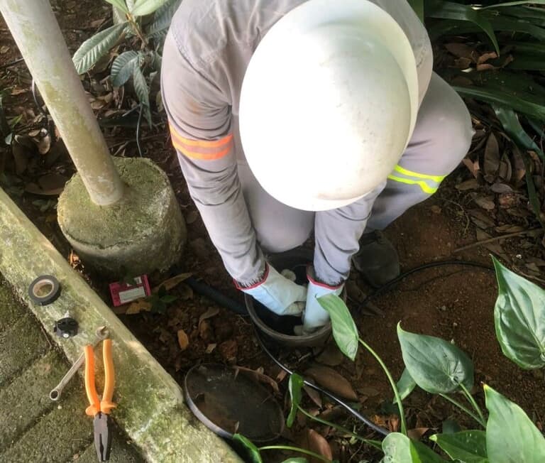 Fios do Parque Linear da Beira-Rio de Tubarão são furtados e postes ficam às escuras