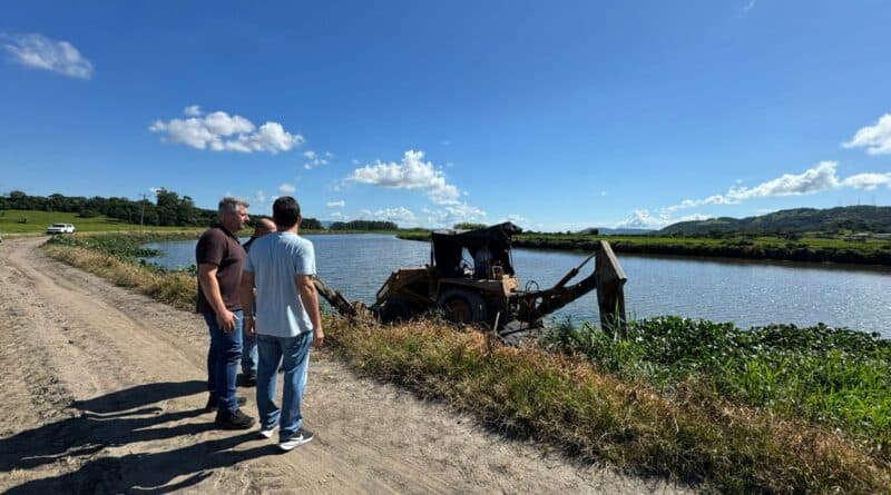 Rios e córregos começam a ser limpos para prevenir alagamentos