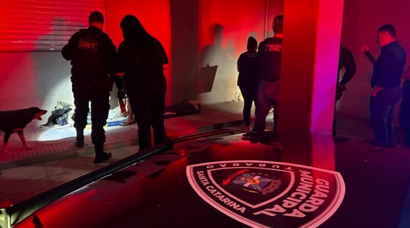 Sete moradores de rua aceitam acolhimento durante força-tarefa em Tubarão