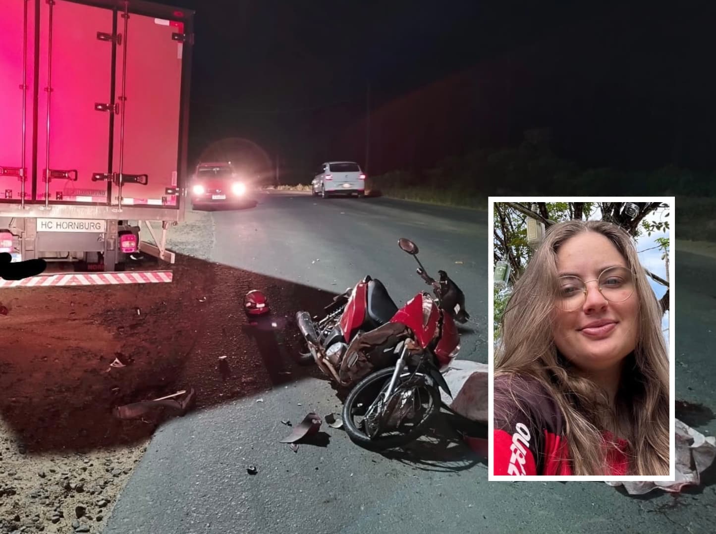 Motociclista de 24 anos morre após bater em caminhão