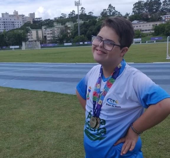 Tubaronense conquista três medalhas de ouro no Meeting Paralímpico 2025