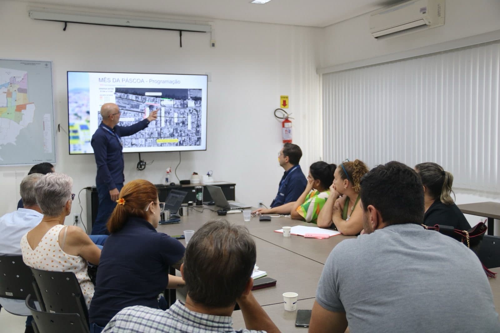 Estratégias para minimizar impactos das obras de implantação da rede de esgoto são discutidas