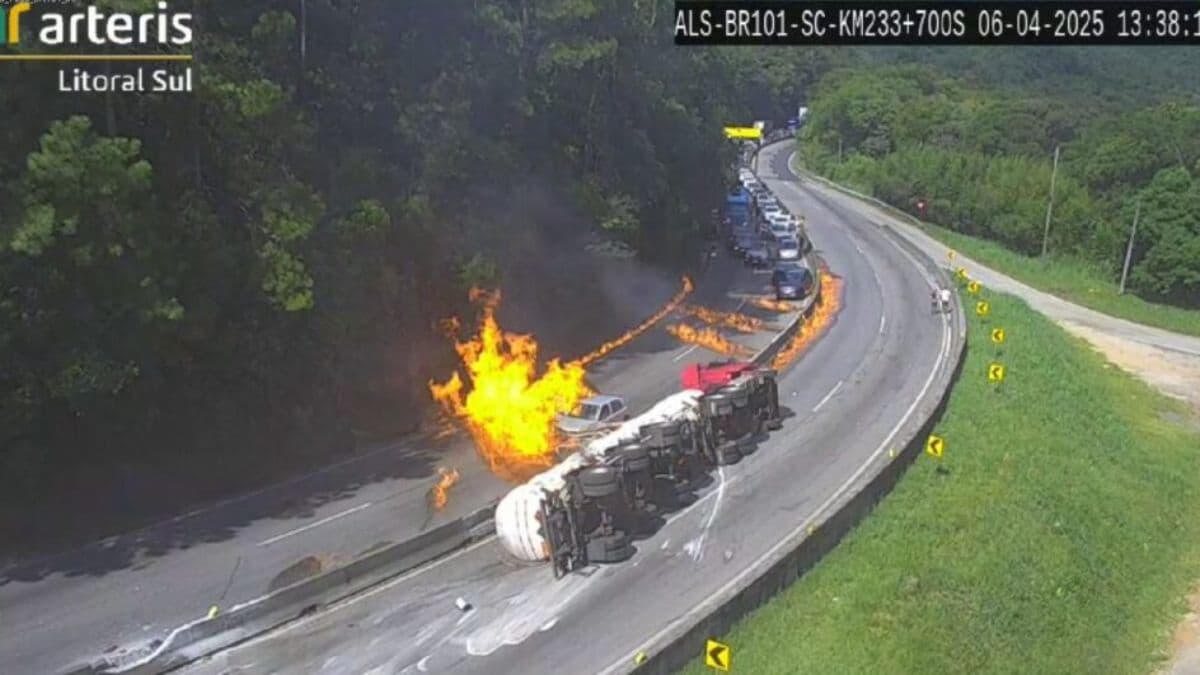 Motorista de carreta que explodiu no Morro dos Cavalos teve 30% do corpo queimado