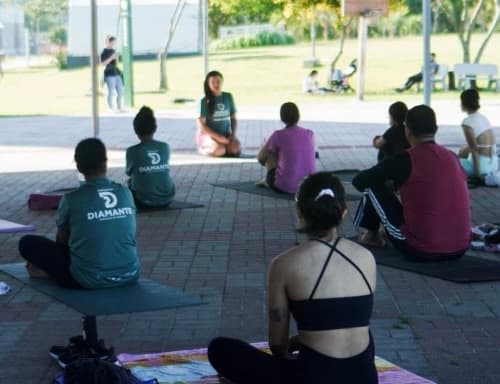 Parque Diamante promove aulão de yoga neste fim de semana, durante o Sábado Cultural