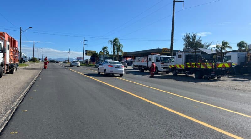 Repavimentado, acesso principal de Laguna começa a receber sinalização