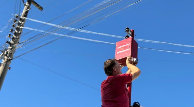 Novas câmeras de videomonitoramento são instaladas em diferentes bairros de Laguna