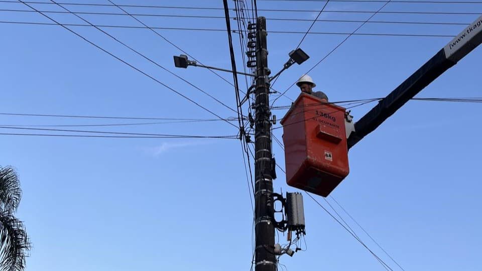 Cosip conclui instalação de luminárias de LED no bairro Congonhas