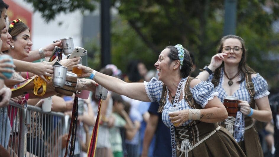 Oktoberfest Blumenau 2025 espera receber 600 mil visitantes durante os 19 dias de festa