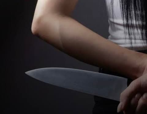 Homem é esfaqueado pela companheira e afirma já ter sido agredido outras vezes