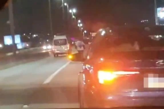 Van com torcedores do Criciúma é atacada a pedradas na BR-101 após jogo contra o Avaí