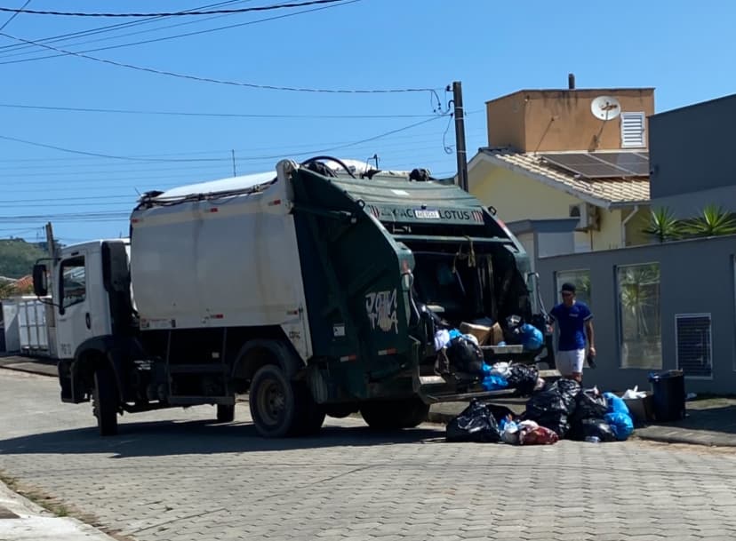 Licitação para contratar empresa de coleta de lixo é suspensa devido a impugnações