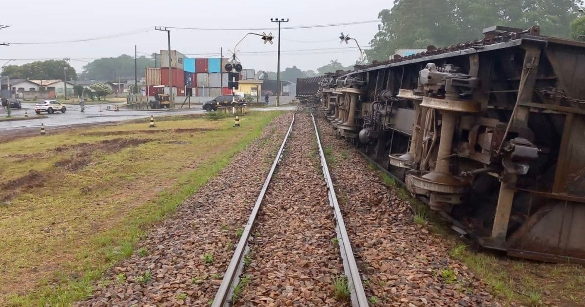 Trem que seguia de Criciúma para Tubarão descarrila e acidente interdita importante via