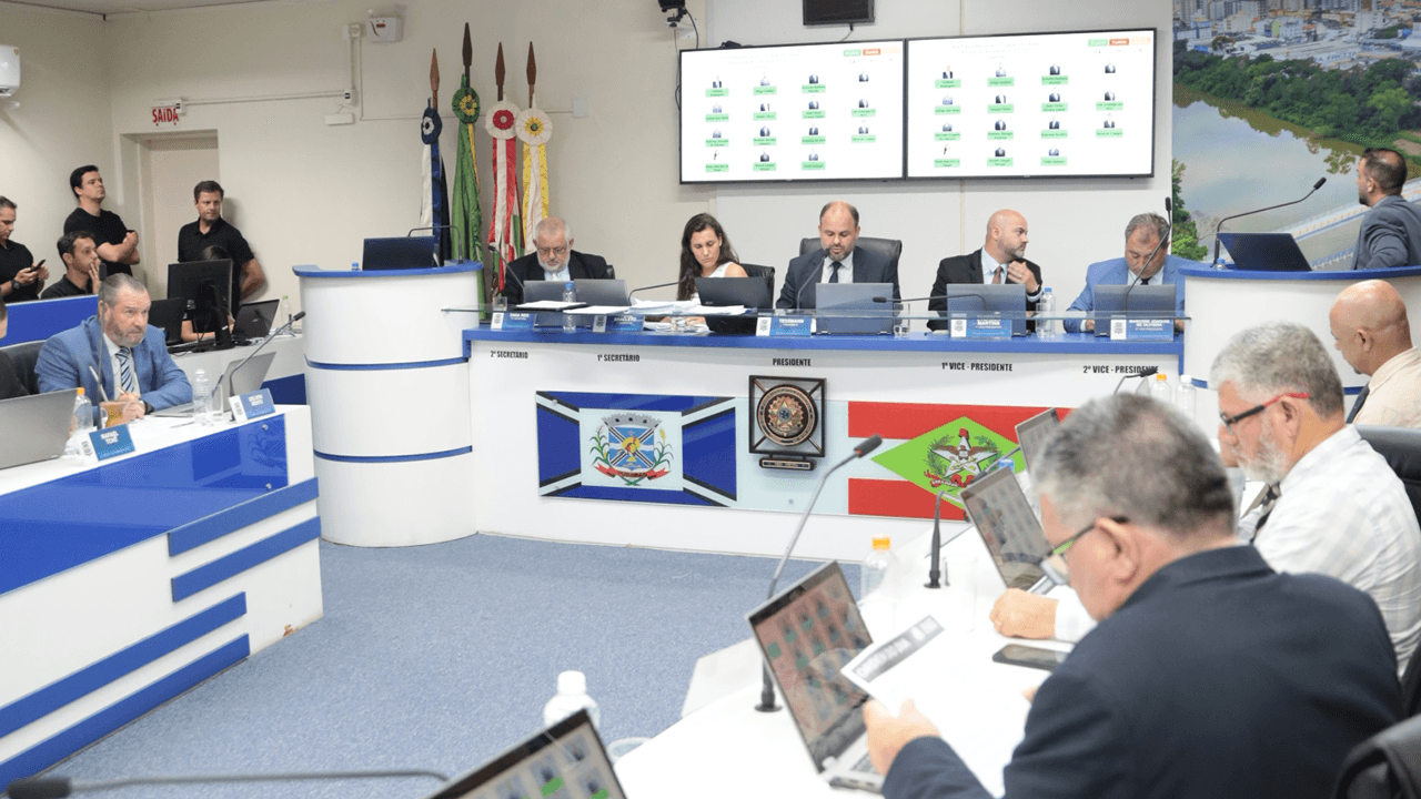 Câmara de Tubarão aprova auxílio-saúde com custo anual de até R$ 1,3 milhão