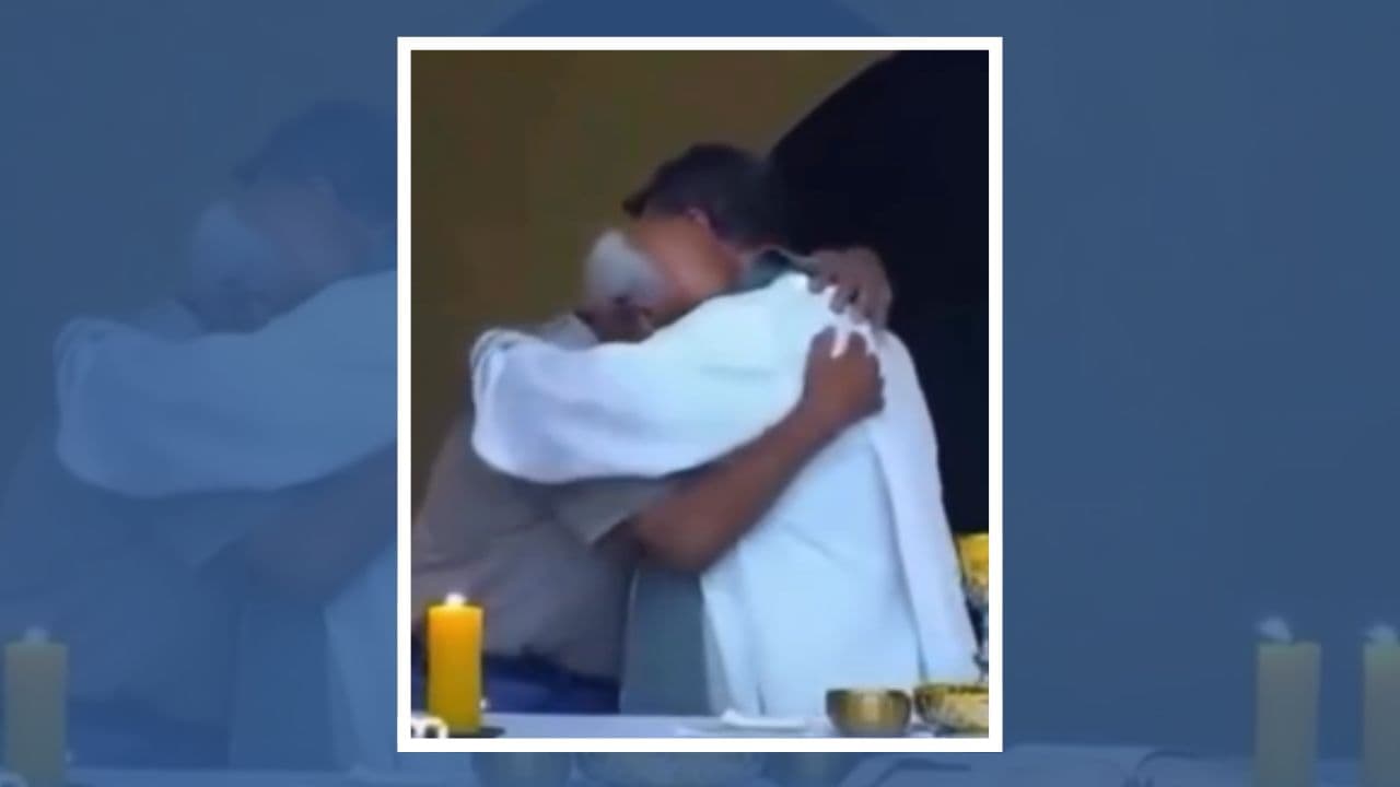 Abraço de avô em padre após notícia de morte do neto comove as redes sociais