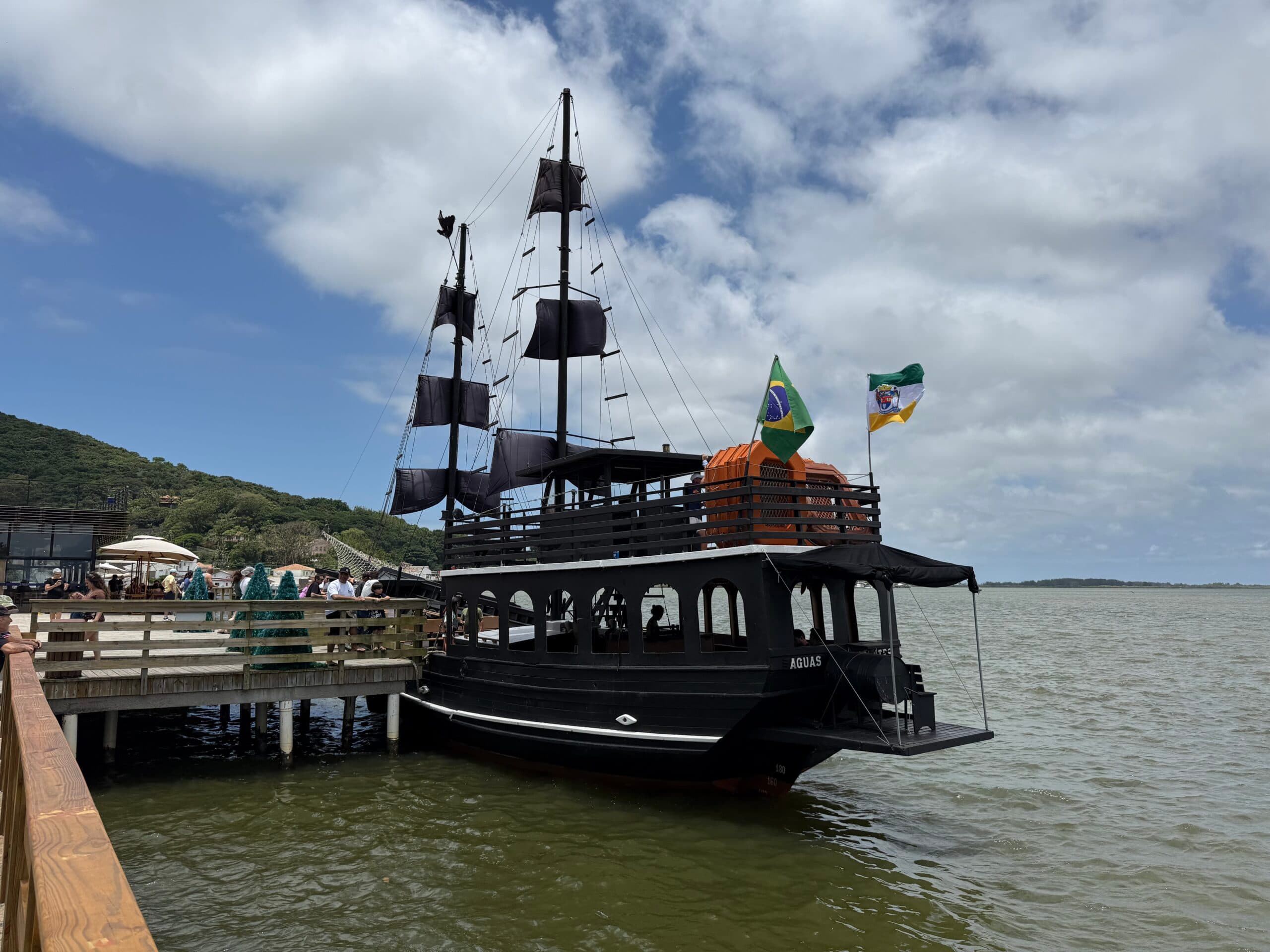 Nova escuna inicia passeios turísticos em Laguna após naufrágio da primeira embarcação